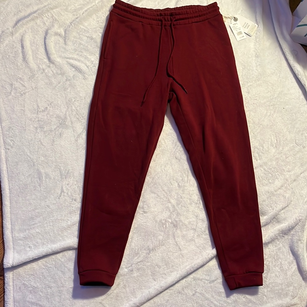 1897 sweatpants, large size, burgundy color, tags still intact
